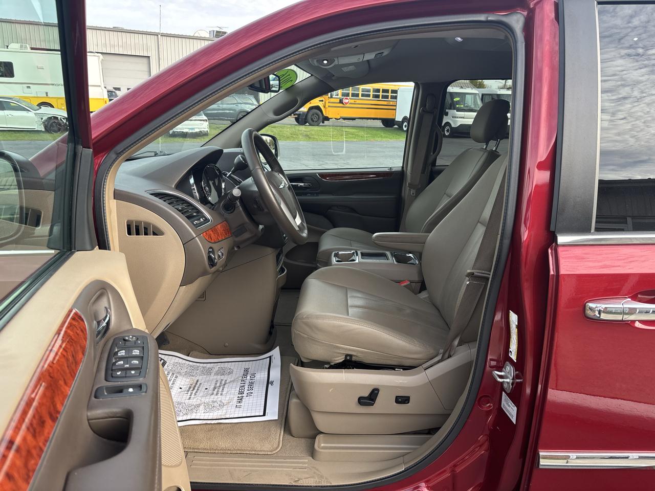 Chrysler Town & Country 4dr Wgn Touring 2016