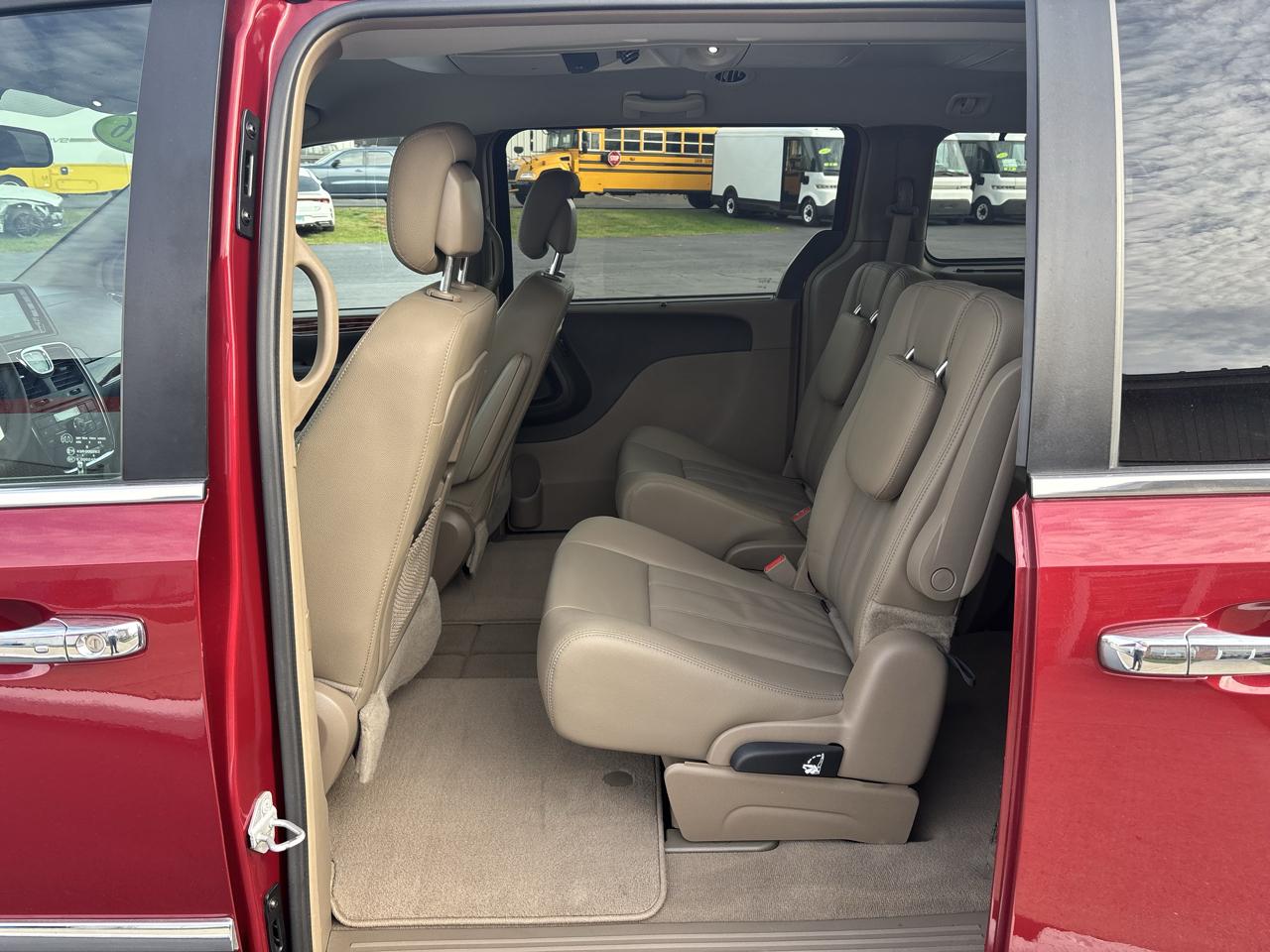 Chrysler Town & Country 4dr Wgn Touring 2016