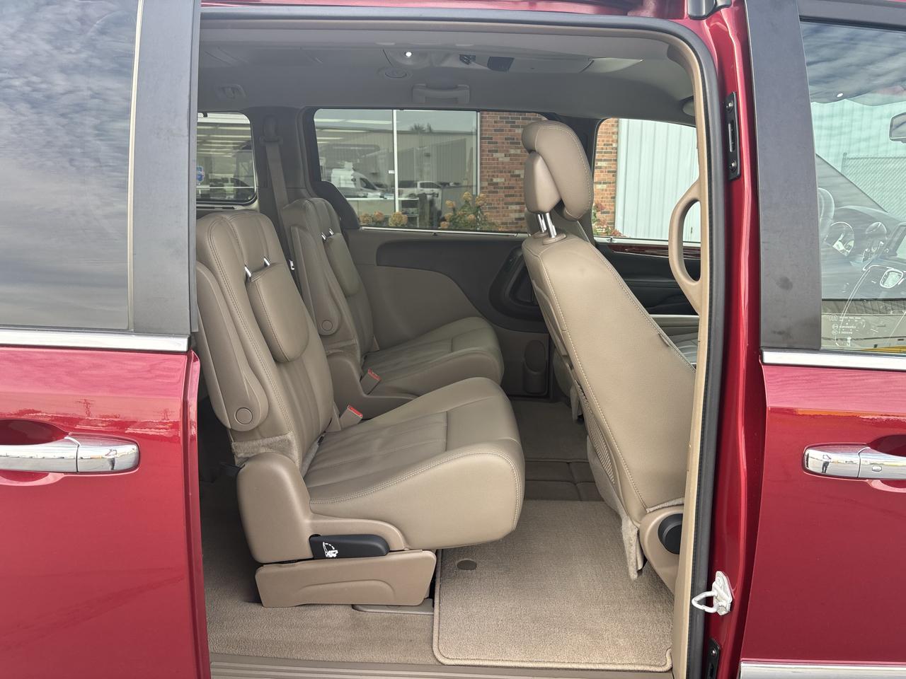 Chrysler Town & Country 4dr Wgn Touring 2016