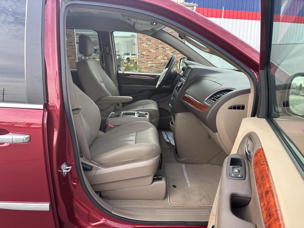 Chrysler Town & Country 4dr Wgn Touring 2016