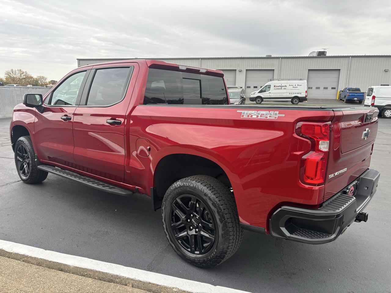 Chevrolet Silverado 1500 4WD Crew Cab 147" LT Trail Boss 2025