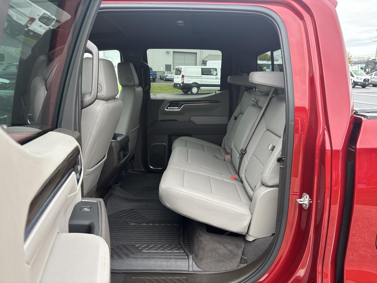 Chevrolet Silverado 1500 4WD Crew Cab 147" LT Trail Boss 2025