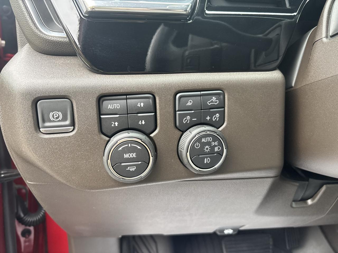 Chevrolet Silverado 1500 4WD Crew Cab 147" LT Trail Boss 2025