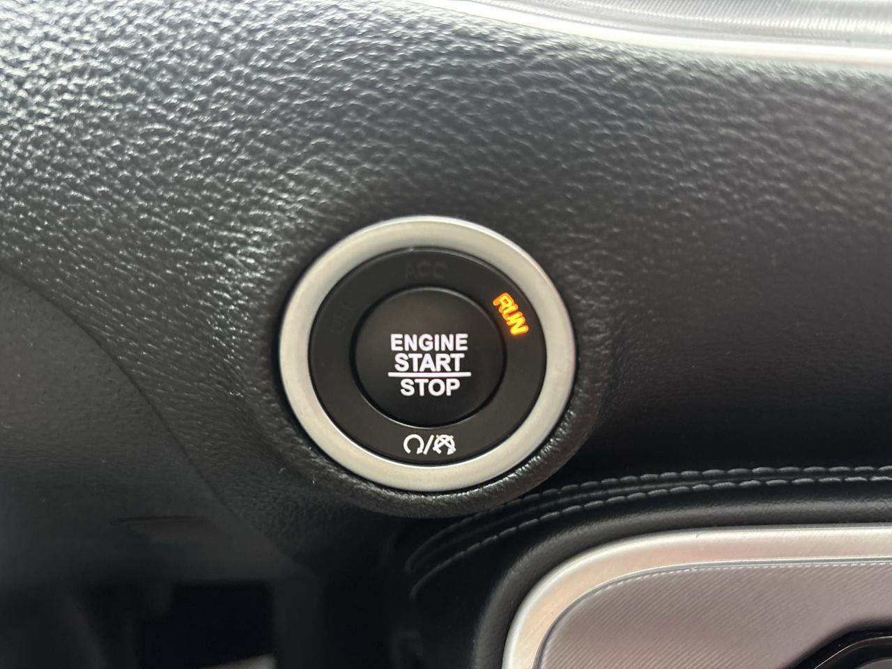 Dodge Challenger GT RWD 2022