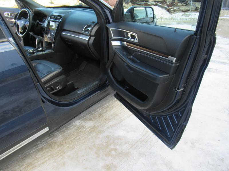 Ford Explorer Limited 4D SUV AWD 2017