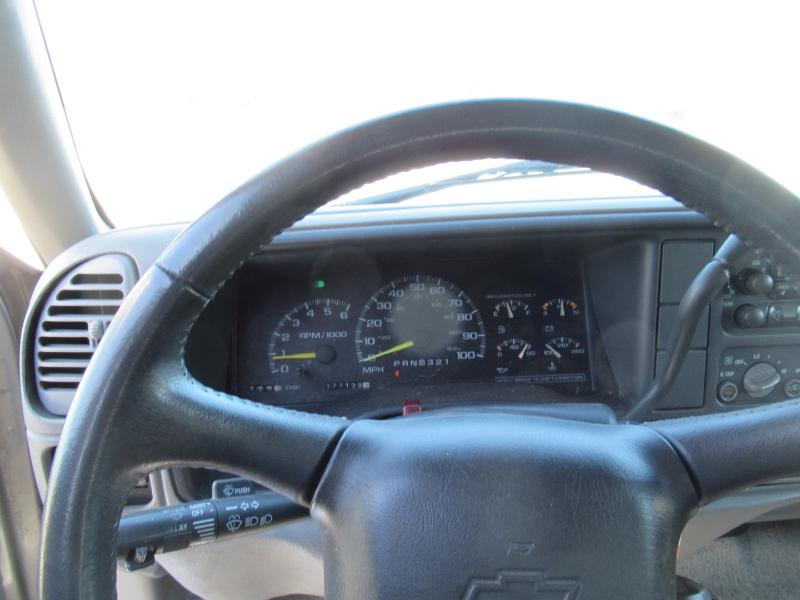Chevrolet Suburban K2500 4WD 1999
