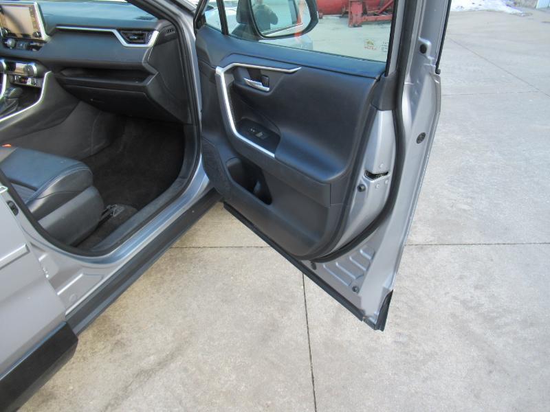 Toyota RAV4 Hybrid XSE 2019