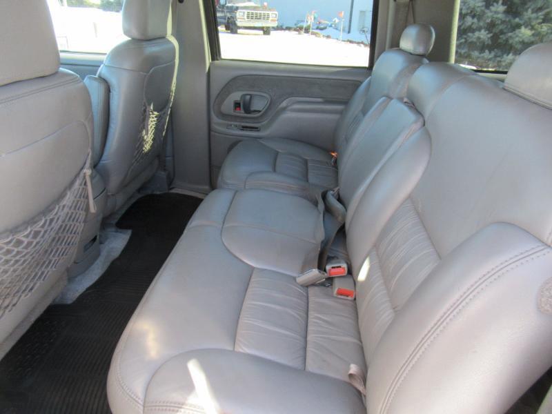 Chevrolet Suburban K2500 4WD 1999