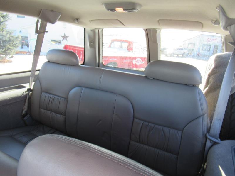 Chevrolet Suburban K2500 4WD 1999