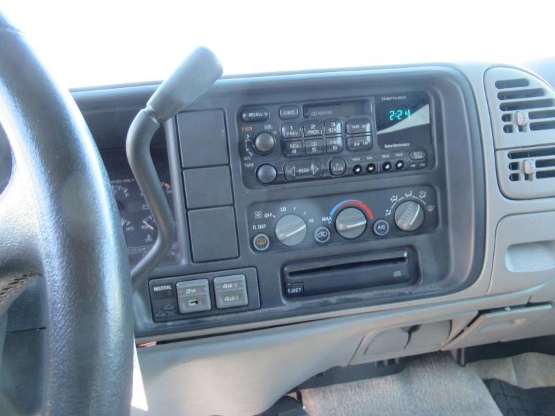 Chevrolet Suburban K2500 4WD 1999