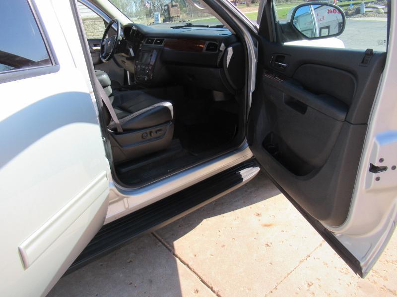 Chevrolet Tahoe LT 4WD 2011