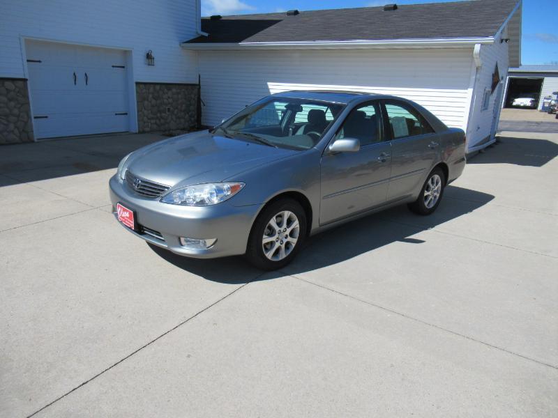 Toyota Camry XLE V6 2005