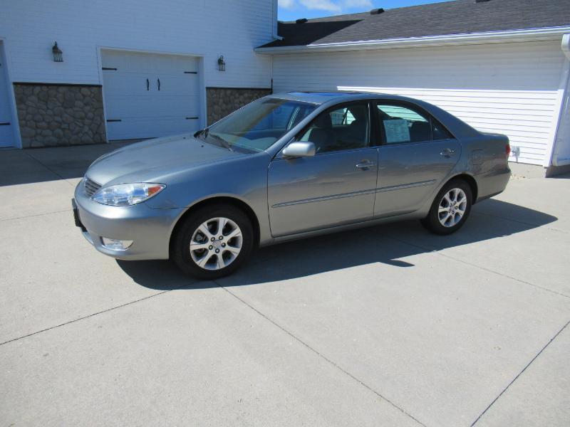 Toyota Camry XLE V6 2005