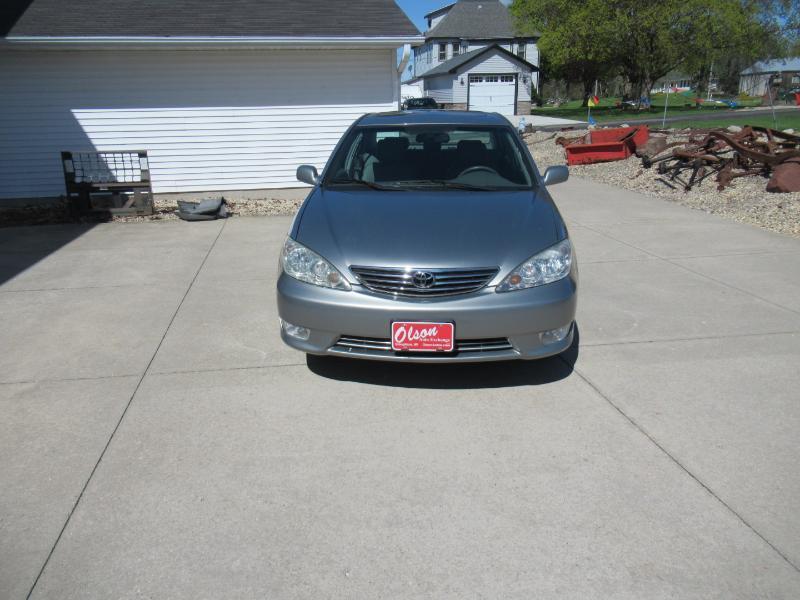 Toyota Camry XLE V6 2005