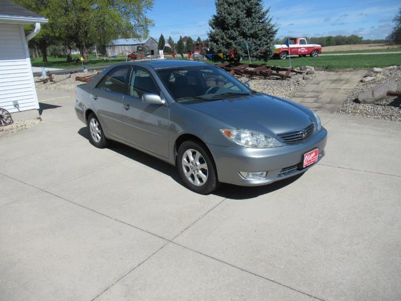 Toyota Camry XLE V6 2005