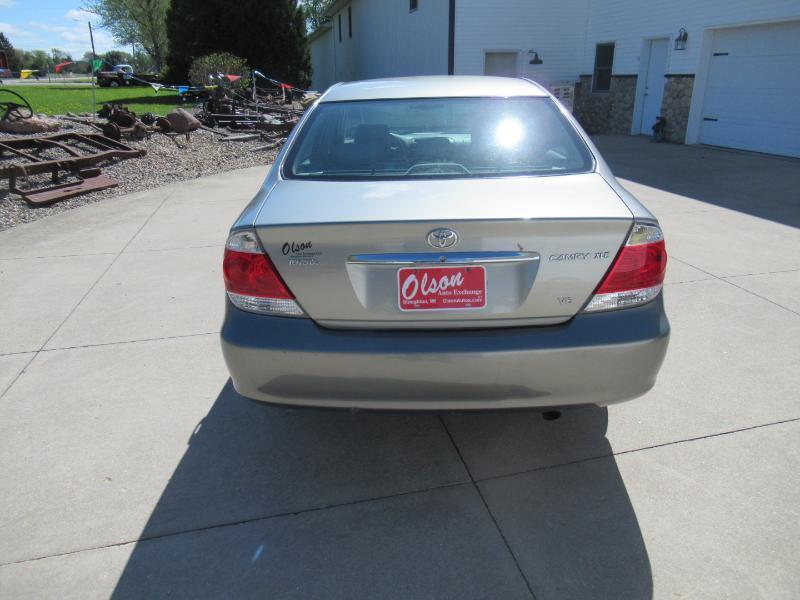 Toyota Camry XLE V6 2005
