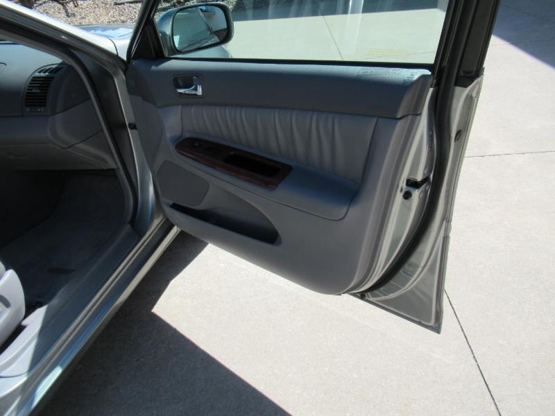 Toyota Camry XLE V6 2005