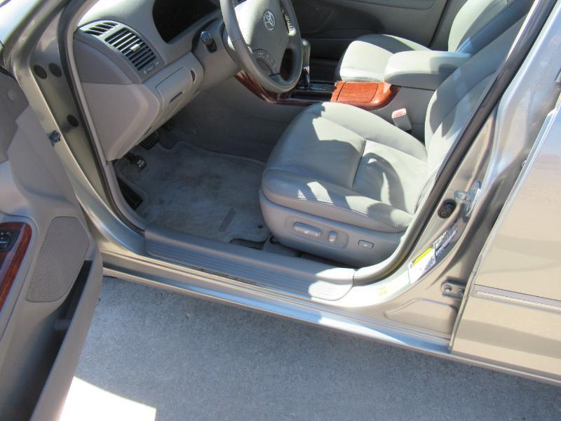 Toyota Camry XLE V6 2005