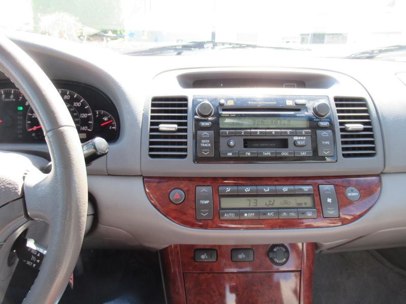 Toyota Camry XLE V6 2005