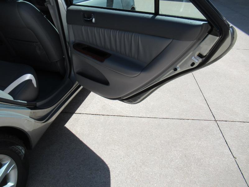 Toyota Camry XLE V6 2005