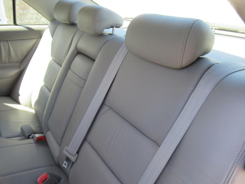 Toyota Camry XLE V6 2005