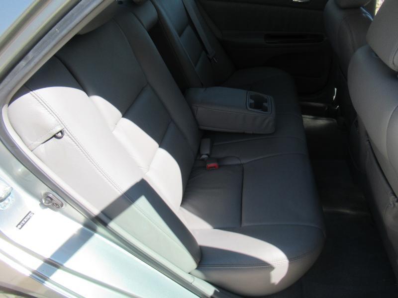 Toyota Camry XLE V6 2005