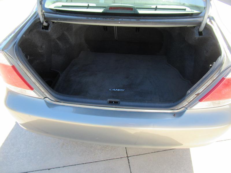 Toyota Camry XLE V6 2005