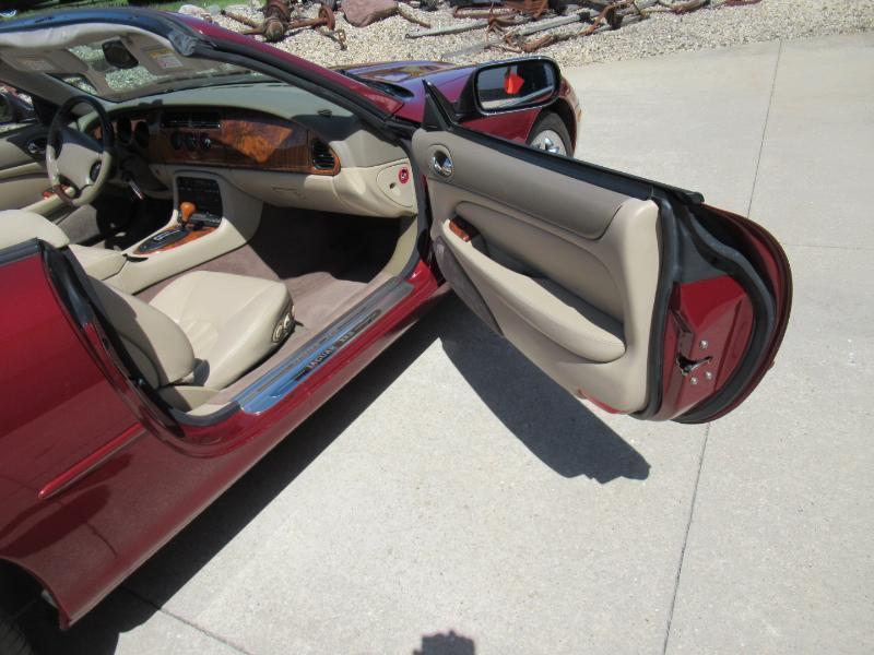 Jaguar XK8 Convertible 1999