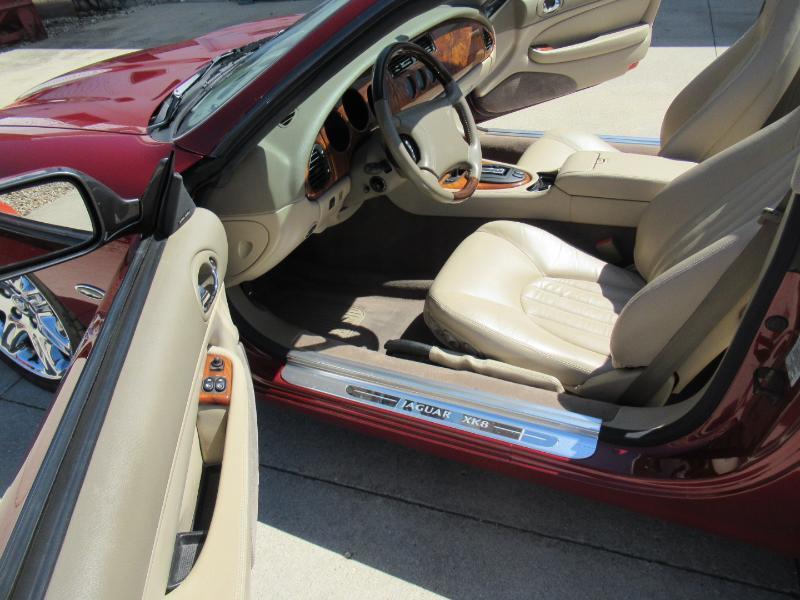 Jaguar XK8 Convertible 1999