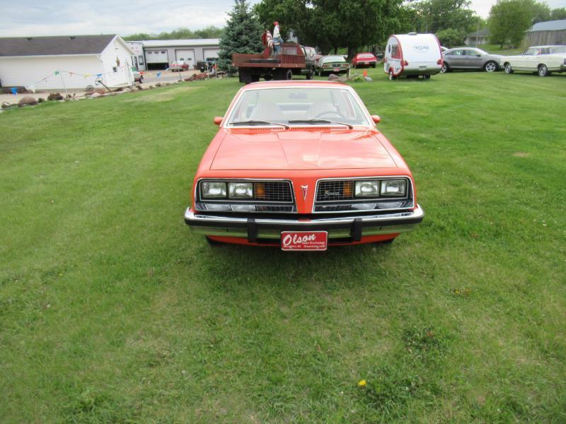 Pontiac Sunbird  1976