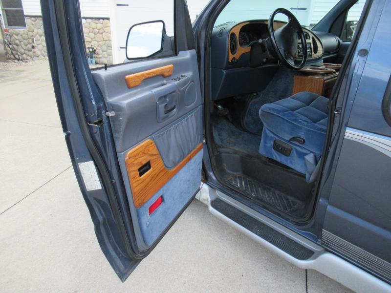 Ford Econoline E150 1998