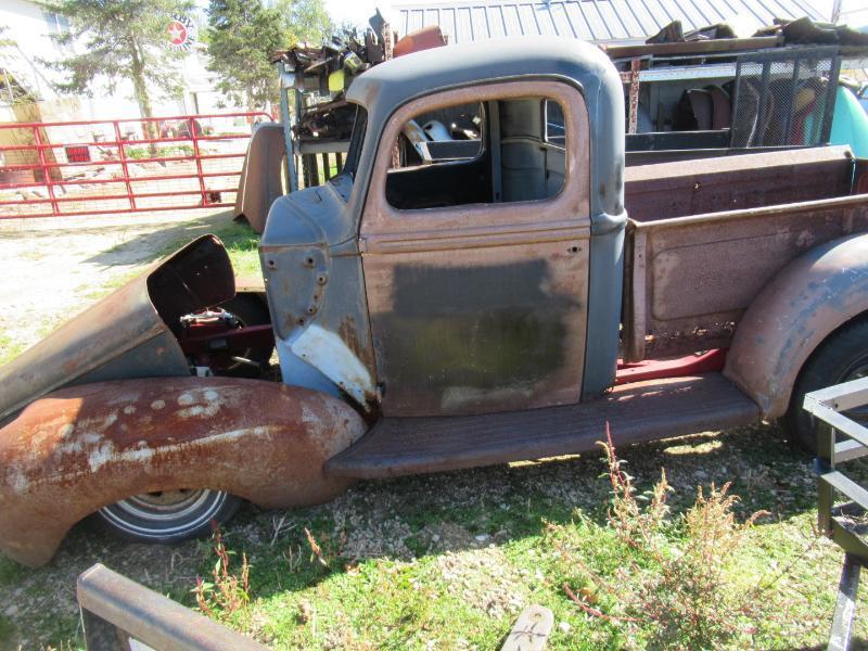 Ford 1/2 Ton Trucks  1941