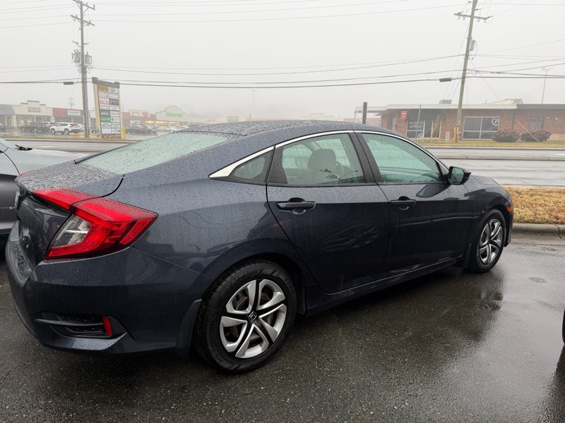 Honda Civic 2dr Cpe LX Auto 2017