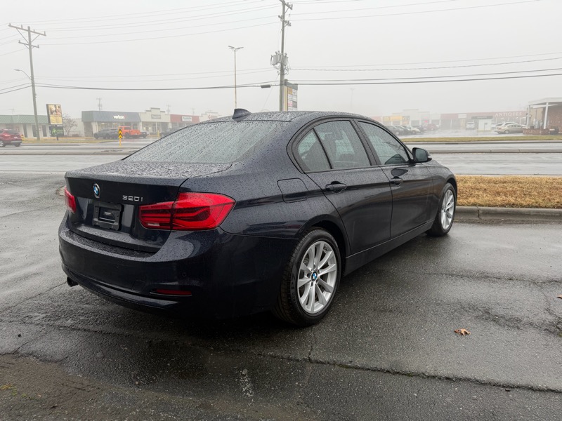 BMW 3-Series 320i Sedan 2017