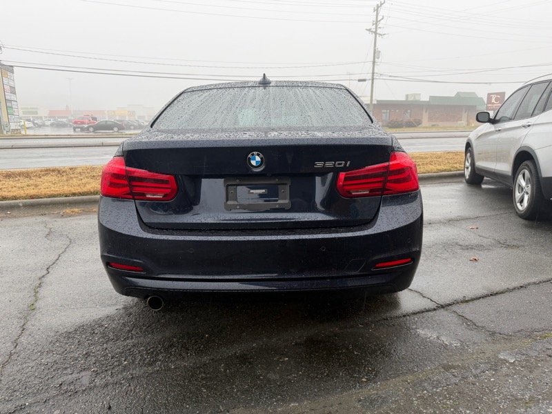 BMW 3-Series 320i Sedan 2017