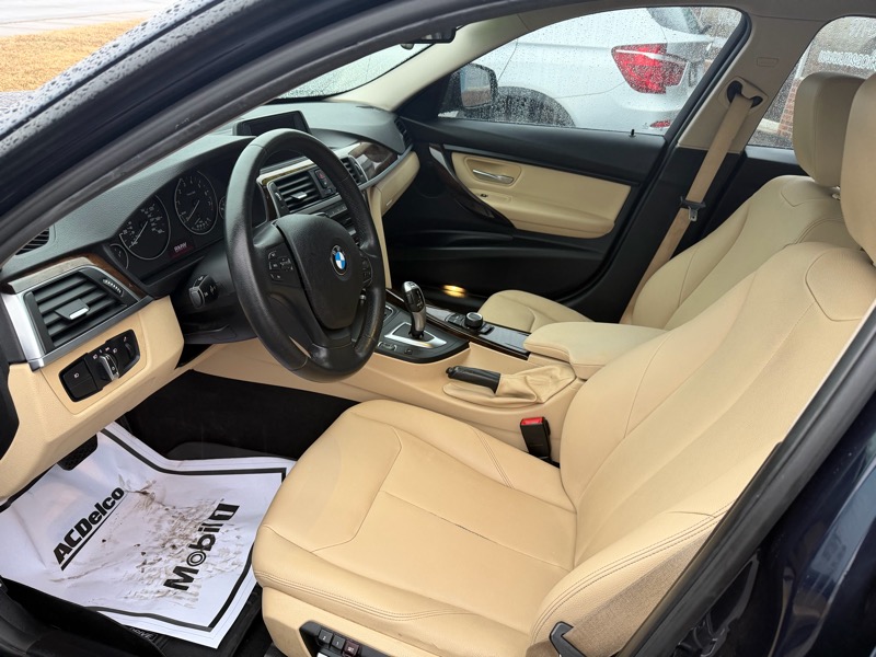 BMW 3-Series 320i Sedan 2017