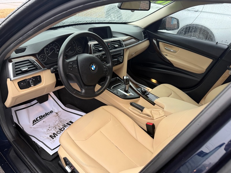 BMW 3-Series 320i Sedan 2017