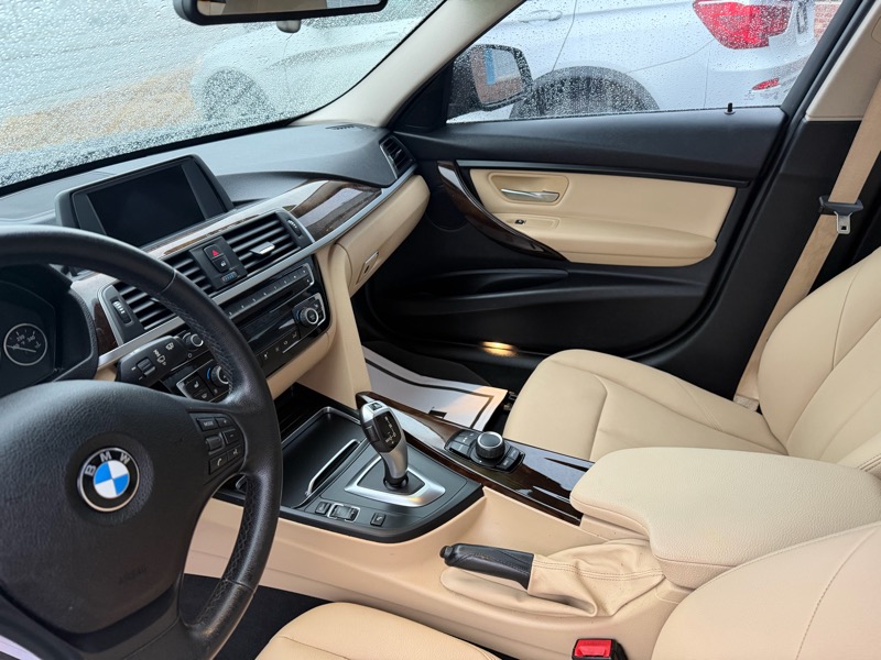 BMW 3-Series 320i Sedan 2017