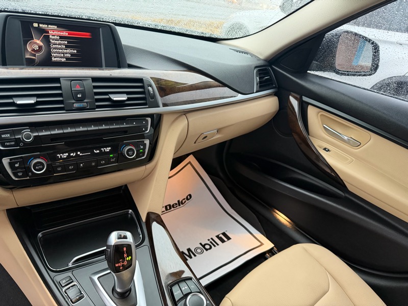 BMW 3-Series 320i Sedan 2017