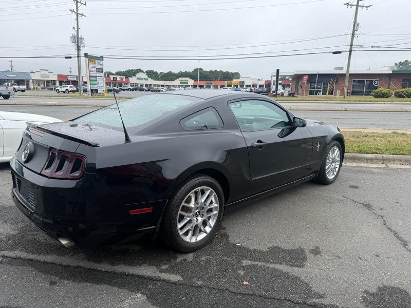 Ford Mustang V6 Coupe 2013