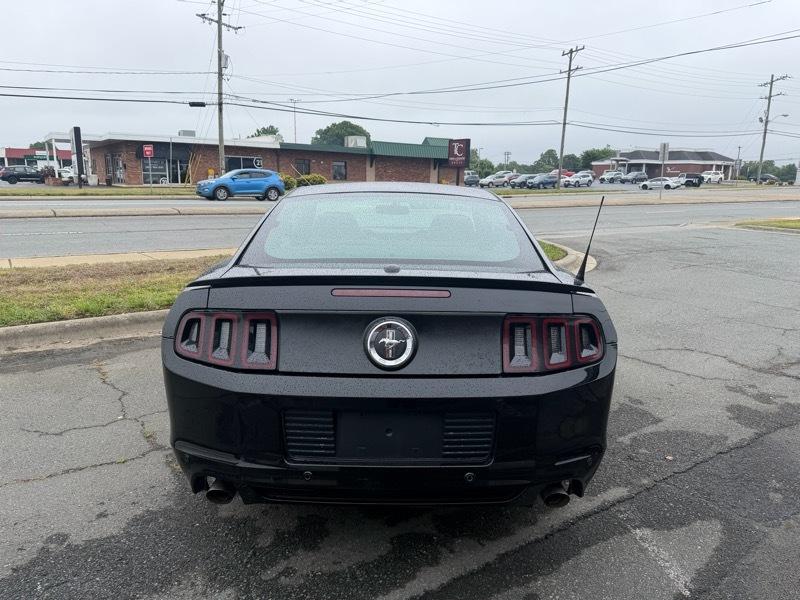 Ford Mustang V6 Coupe 2013