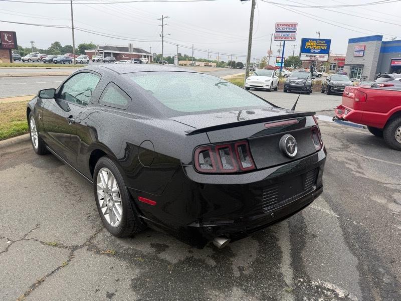 Ford Mustang V6 Coupe 2013