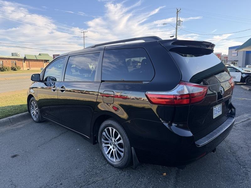 Toyota Sienna Limited Premium 7-Passenger 2019