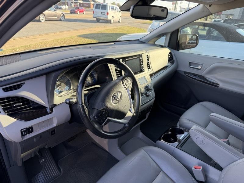 Toyota Sienna Limited Premium 7-Passenger 2019