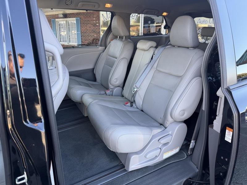 Toyota Sienna Limited Premium 7-Passenger 2019