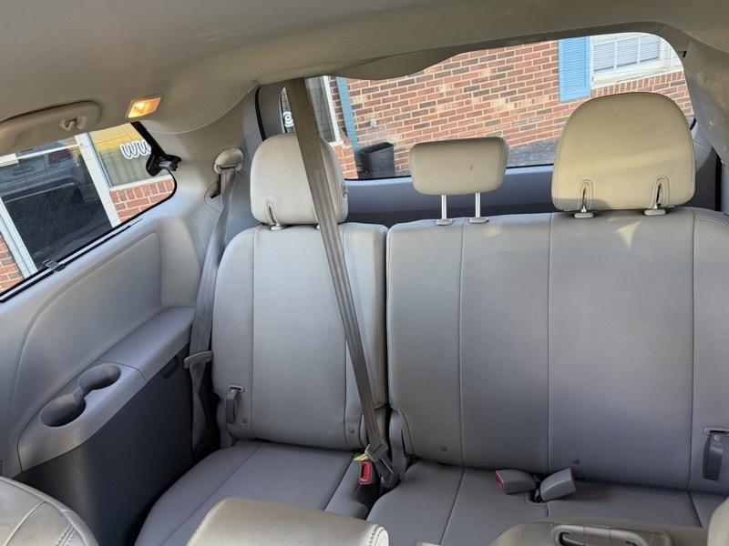 Toyota Sienna Limited Premium 7-Passenger 2019