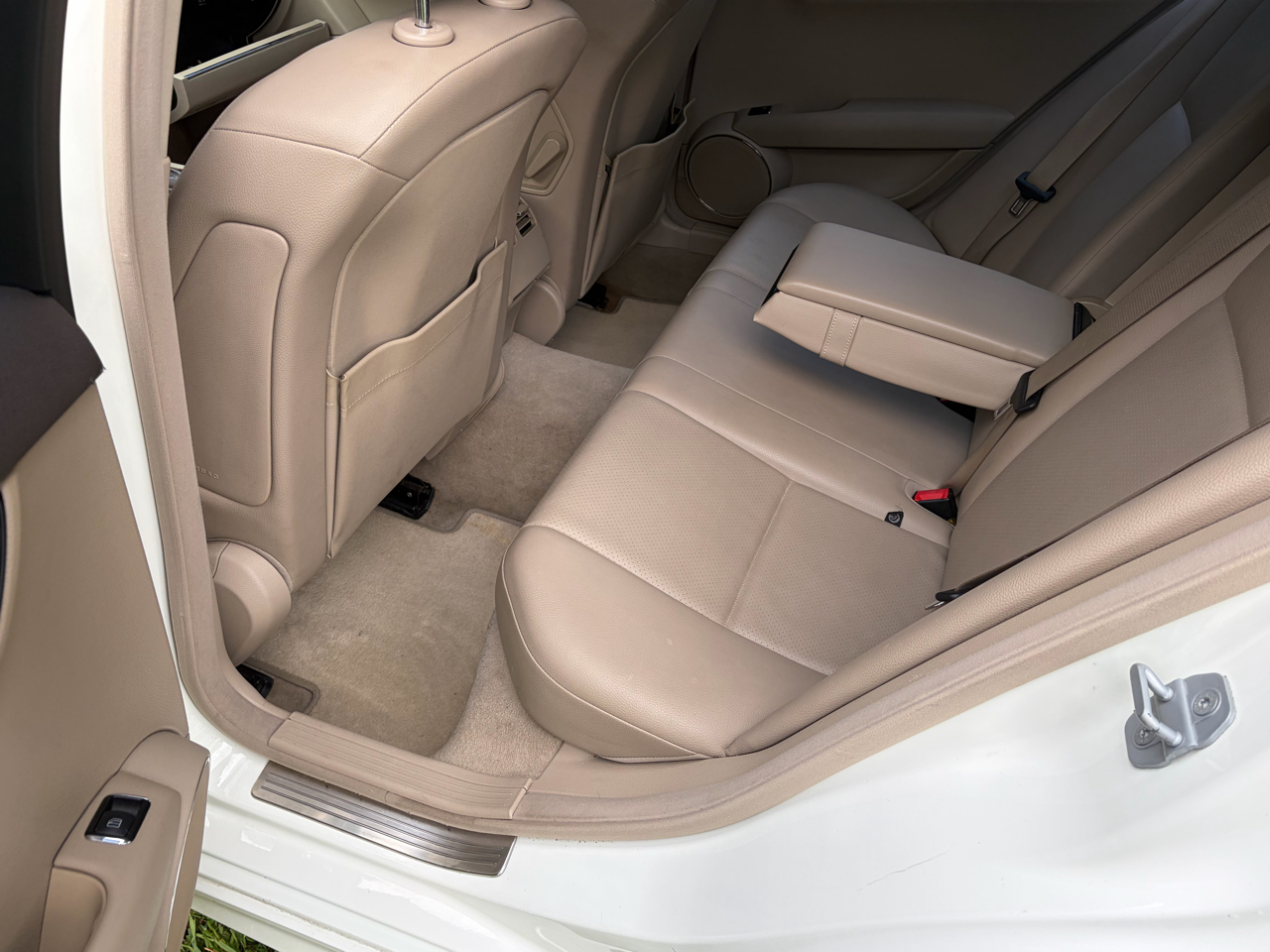 Mercedes-Benz C-Class C300 4MATIC Sport Sedan 2010 Mercedes-Benz C-Class C300 4MATIC Sport Sedan 2010