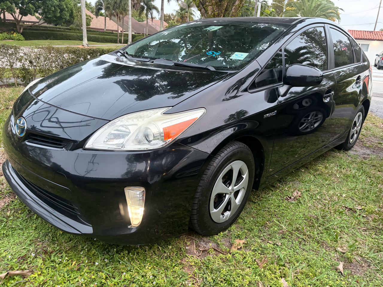Toyota Prius Two 2015