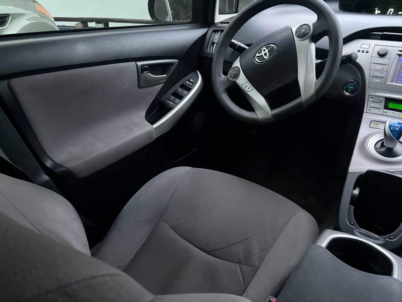 Toyota Prius Two 2015