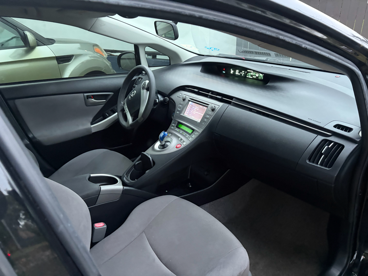Toyota Prius Two 2015